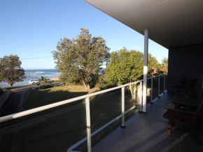 BEACHFRONT 3- 3/12 Bundella Ave LC